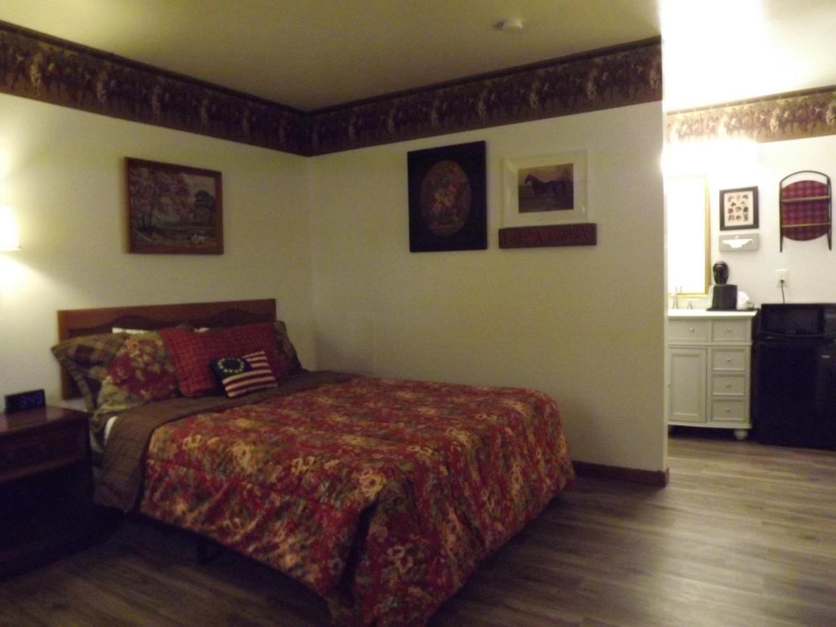 Crest Country Inn Williamsburg Экстерьер фото